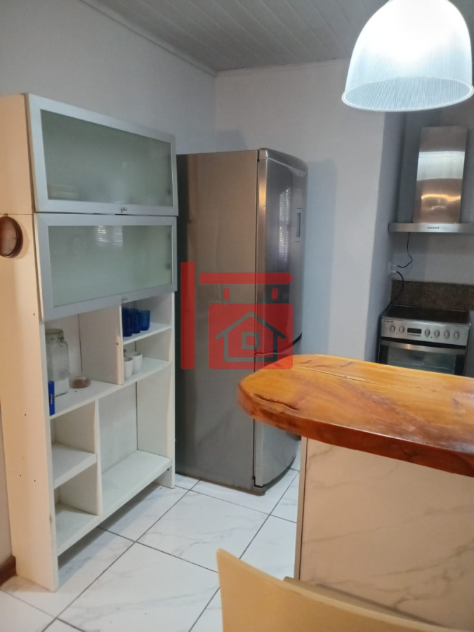 Casa ID.1 - Casa familiar roja en Solanas