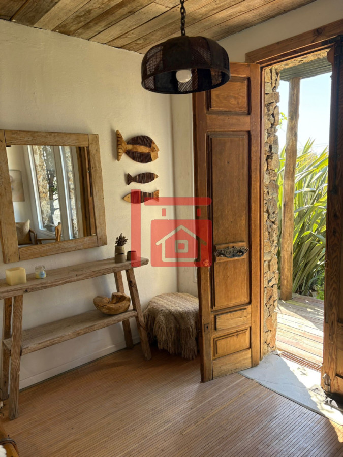 Casa ID.143 - Casa de dos dormitorios en La Barra, a 300m de La Posta