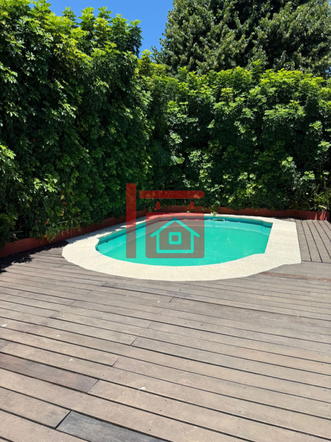 Casa ID.40 - Casa en Barrio Cantegril, Punta del Este