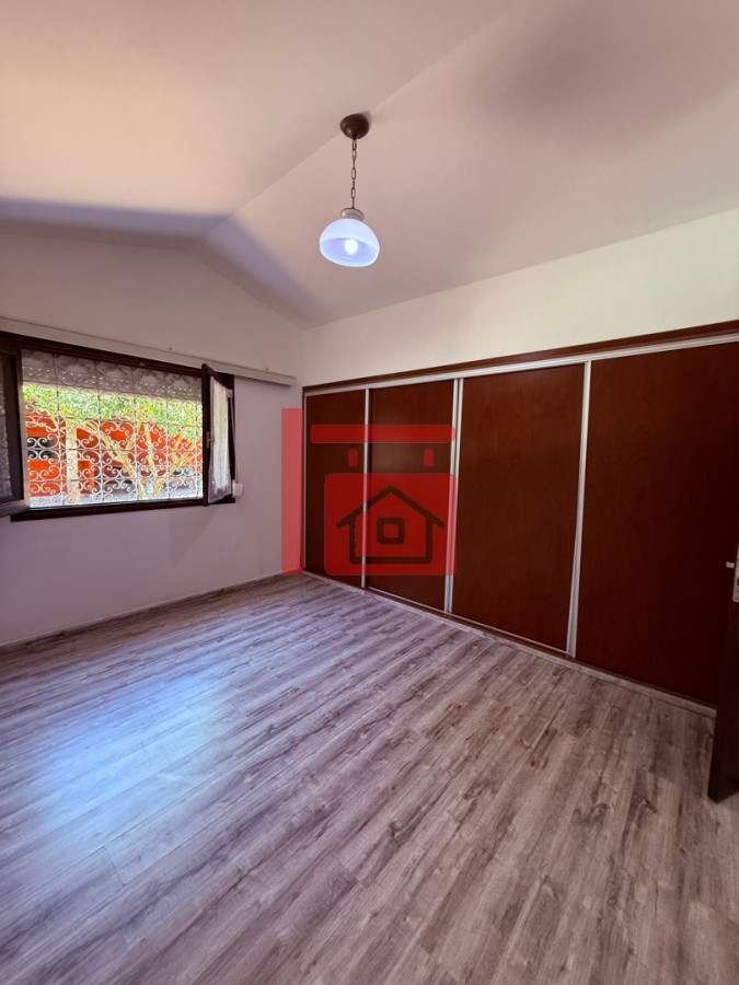 Casa ID.40 - Casa en Barrio Cantegril, Punta del Este