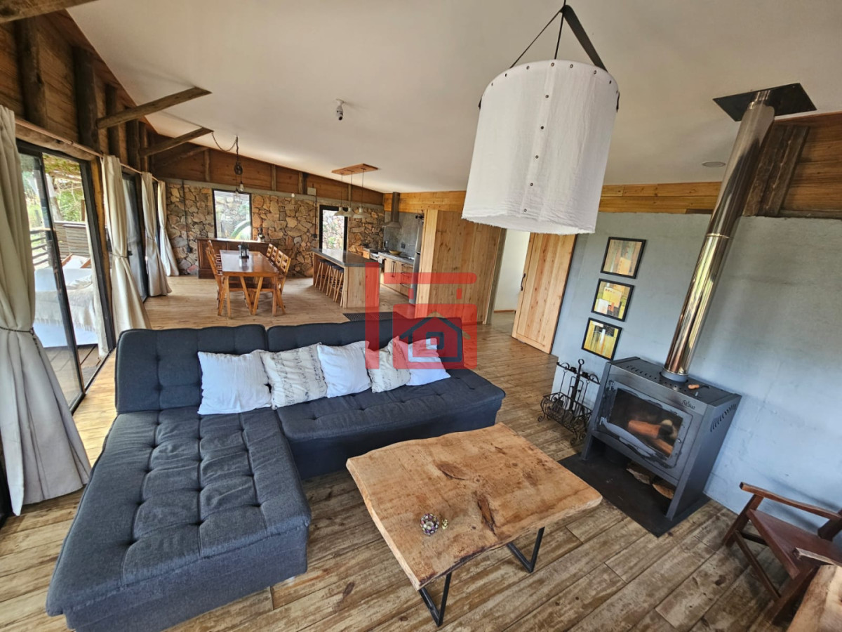 Casa ID.226 - Casa en alquiler frente al arroyo Maldonado en el Tesoro 