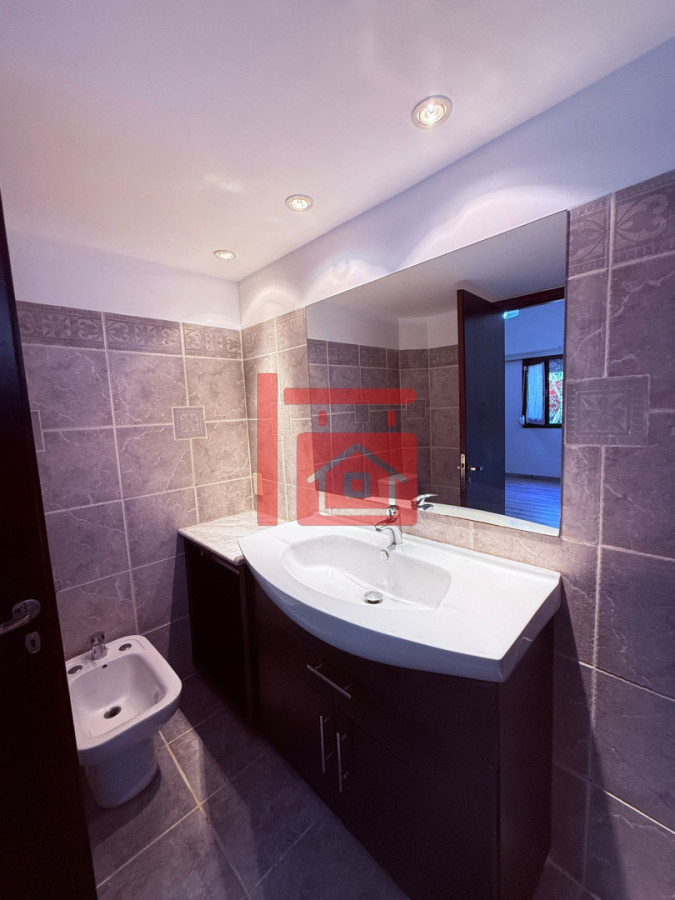 Casa ID.40 - Casa en Barrio Cantegril, Punta del Este