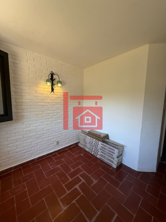 Casa ID.40 - Casa en Barrio Cantegril, Punta del Este