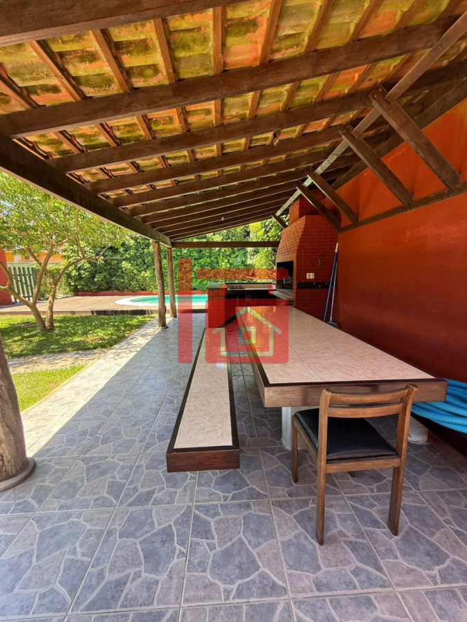 Casa ID.40 - Casa en Barrio Cantegril, Punta del Este