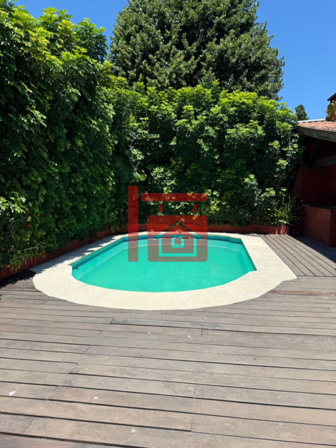 Casa ID.40 - Casa en Barrio Cantegril, Punta del Este