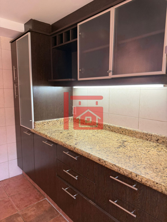 Casa ID.40 - Casa en Barrio Cantegril, Punta del Este