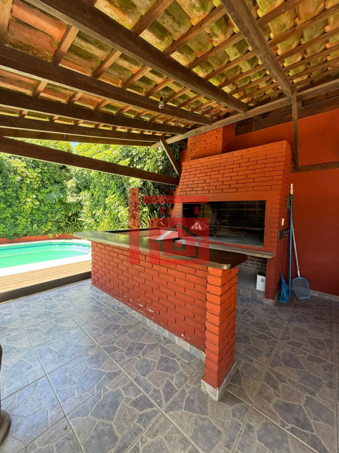 Casa ID.40 - Casa en Barrio Cantegril, Punta del Este