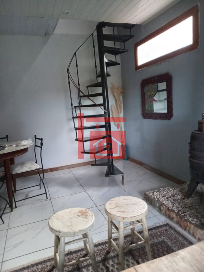 Casa ID.1 - Casa familiar roja en Solanas