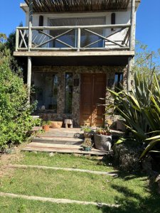 Casa de dos dormitorios en La Barra, a 300m de La Posta