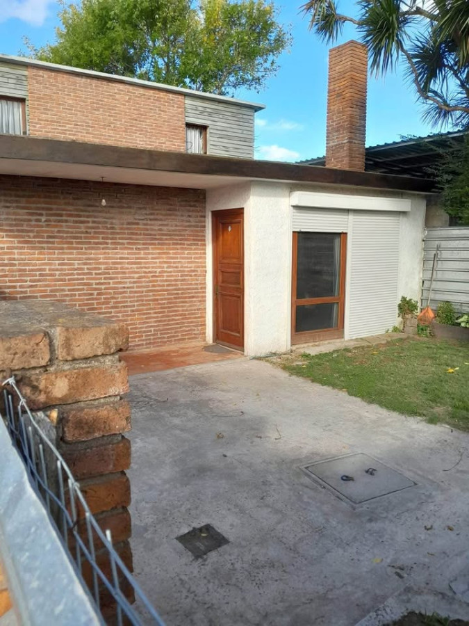 Casa a la venta en Maldonado + Apto 2 dorm. + Taller.