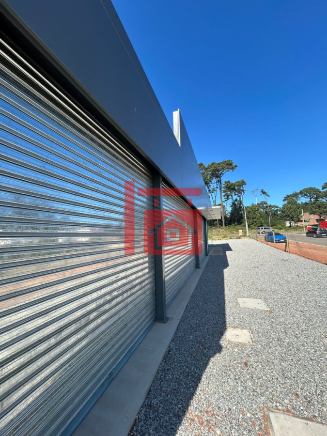 Local Comercial ID.878 - SE ALQUILA Impresionante local 