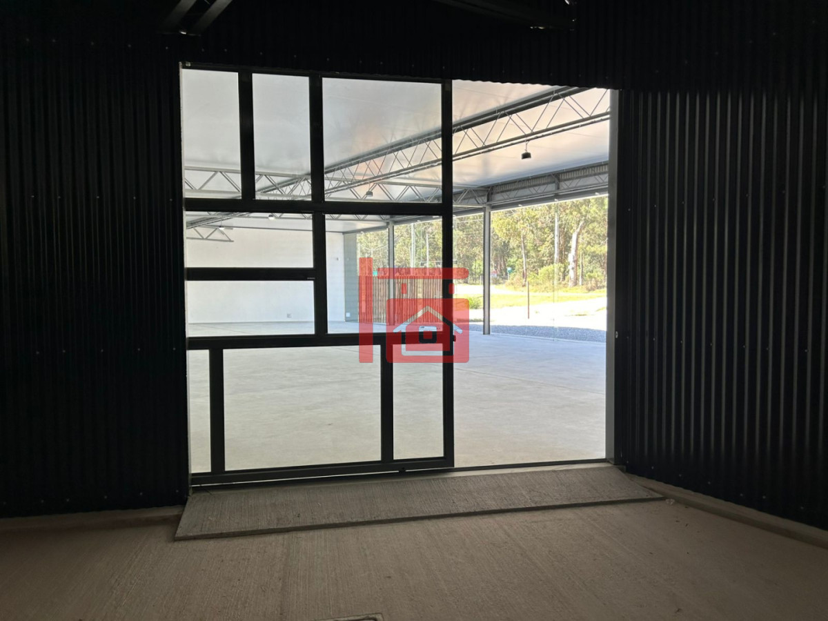Local Comercial ID.878 - SE ALQUILA Impresionante local 
