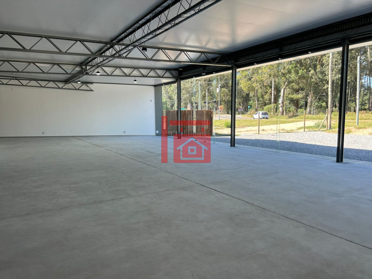 Local Comercial ID.878 - SE ALQUILA Impresionante local 