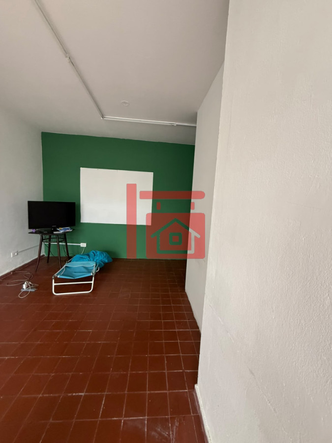Local Comercial ID.918 - Se vende/alquila local en centro de Maldonado