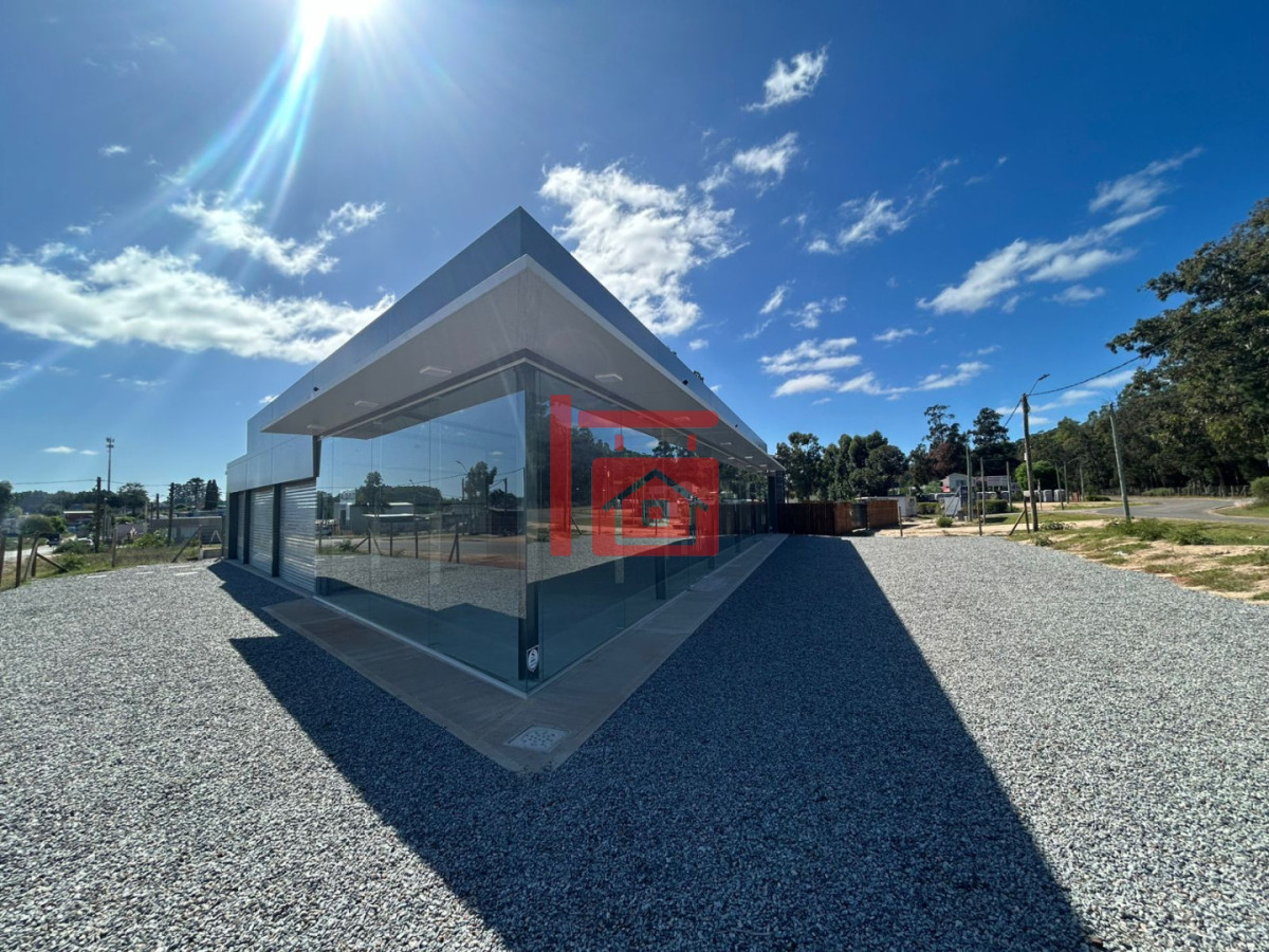 Local Comercial ID.878 - SE ALQUILA Impresionante local 