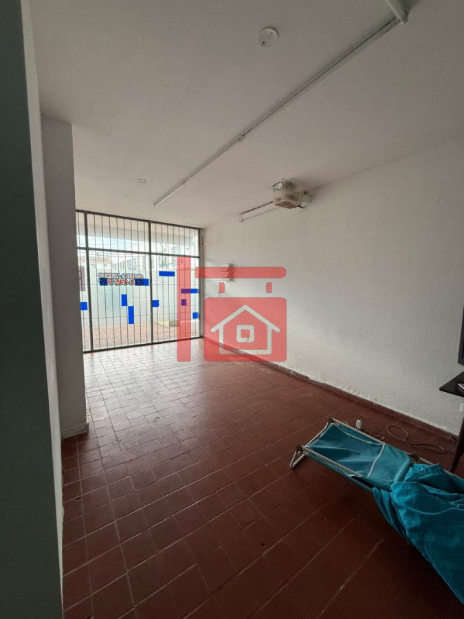 Local Comercial ID.918 - Se vende/alquila local en centro de Maldonado