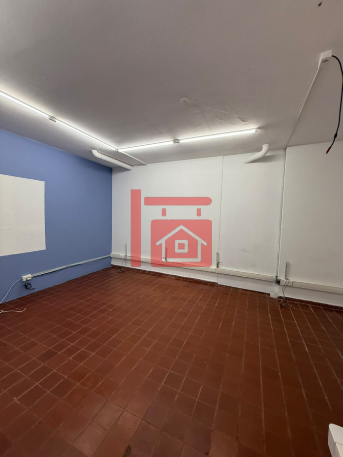 Local Comercial ID.918 - Se vende/alquila local en centro de Maldonado