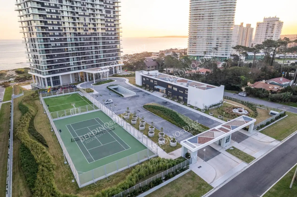 Apartamento ID.2991 - Venetian en venta, 4 suites frente al mar