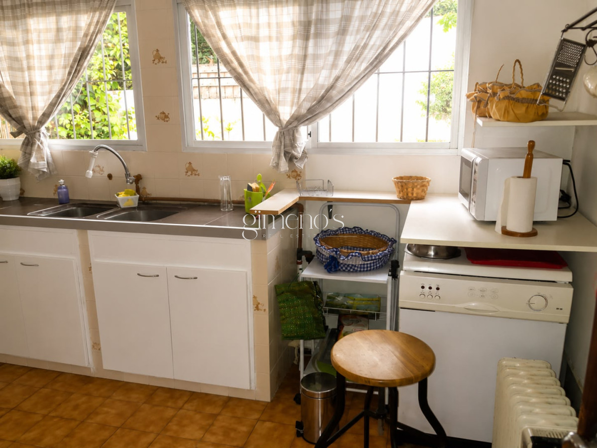 Casa ID.1565 - Casa en Venta, 6 dormitorios, Punta del este - Cantegril 
