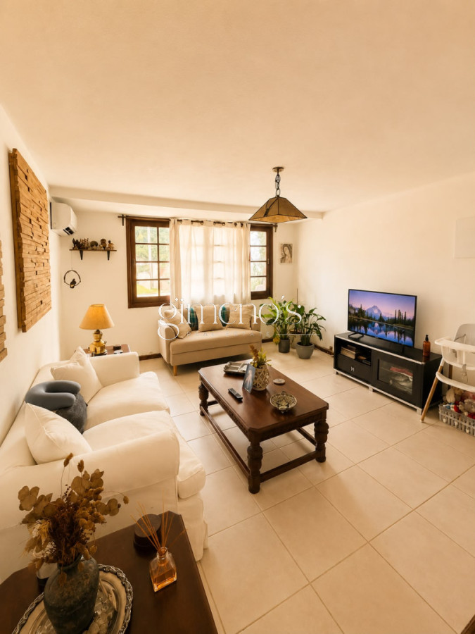 Casa ID.1565 - Casa en Venta, 6 dormitorios, Punta del este - Cantegril 