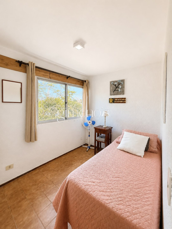 Casa ID.1565 - Casa en Venta, 6 dormitorios, Punta del este - Cantegril 