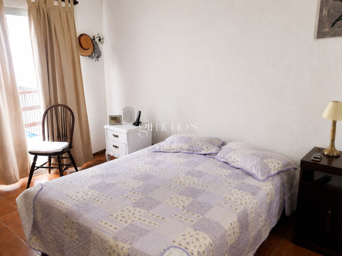 Casa ID.1565 - Casa en Venta, 6 dormitorios, Punta del este - Cantegril 