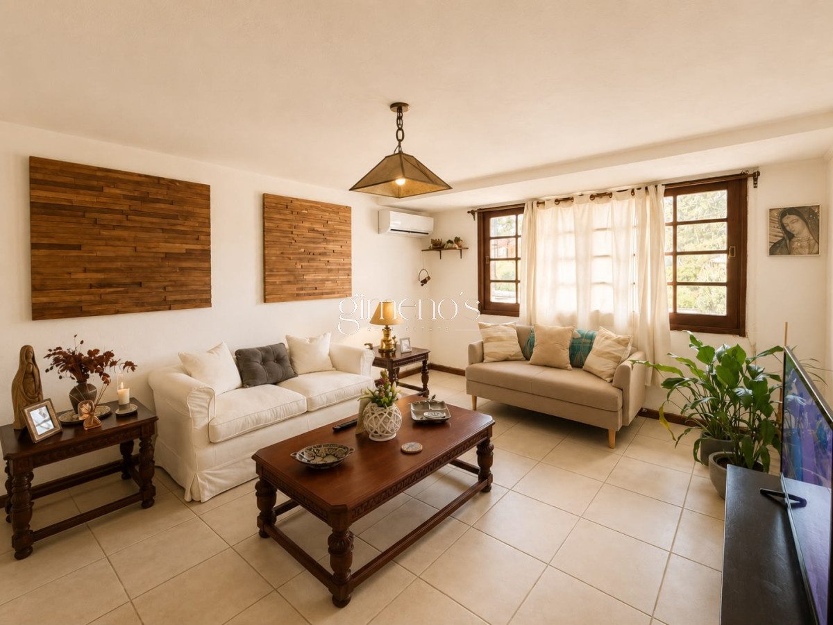 Casa ID.1565 - Casa en Venta, 6 dormitorios, Punta del este - Cantegril 