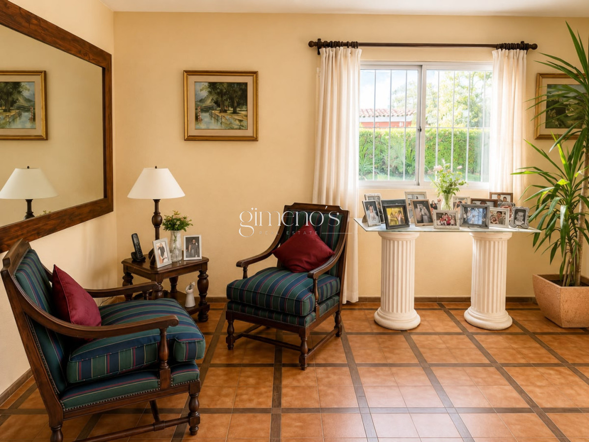 Casa ID.1565 - Casa en Venta, 6 dormitorios, Punta del este - Cantegril 