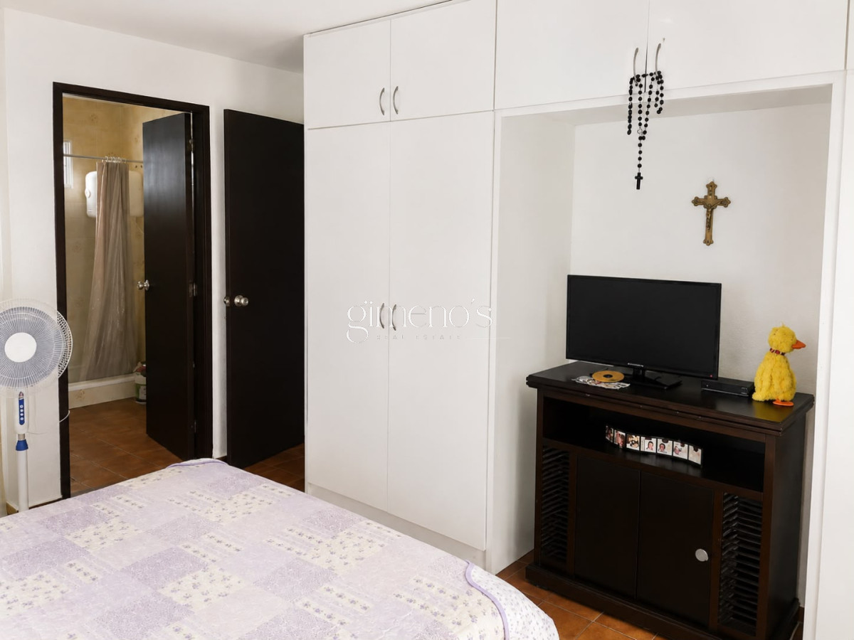 Casa ID.1565 - Casa en Venta, 6 dormitorios, Punta del este - Cantegril 