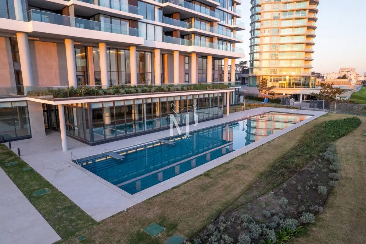 Apartamento ID.11 - Venetian en venta, 4 suites frente al mar