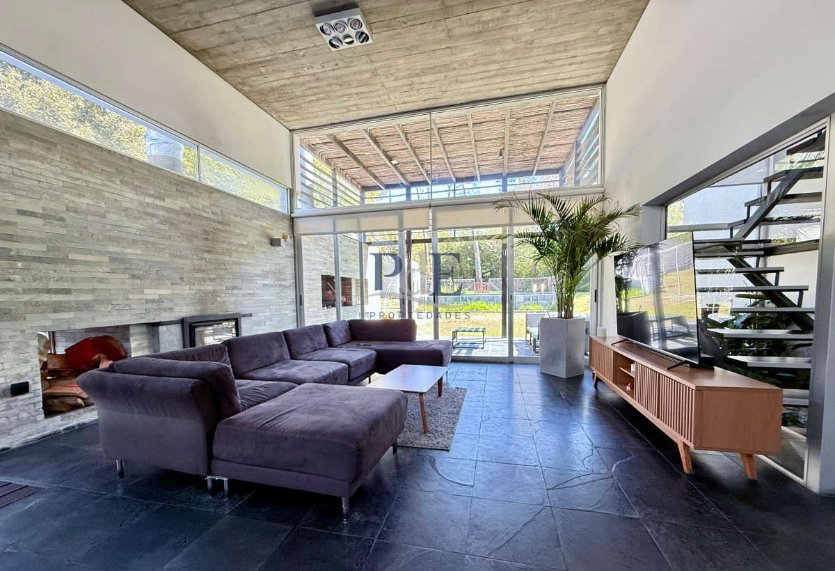 Casa Moderna con Piscina, 4 dorm 4 baños. Punta del Este - Imagen 1