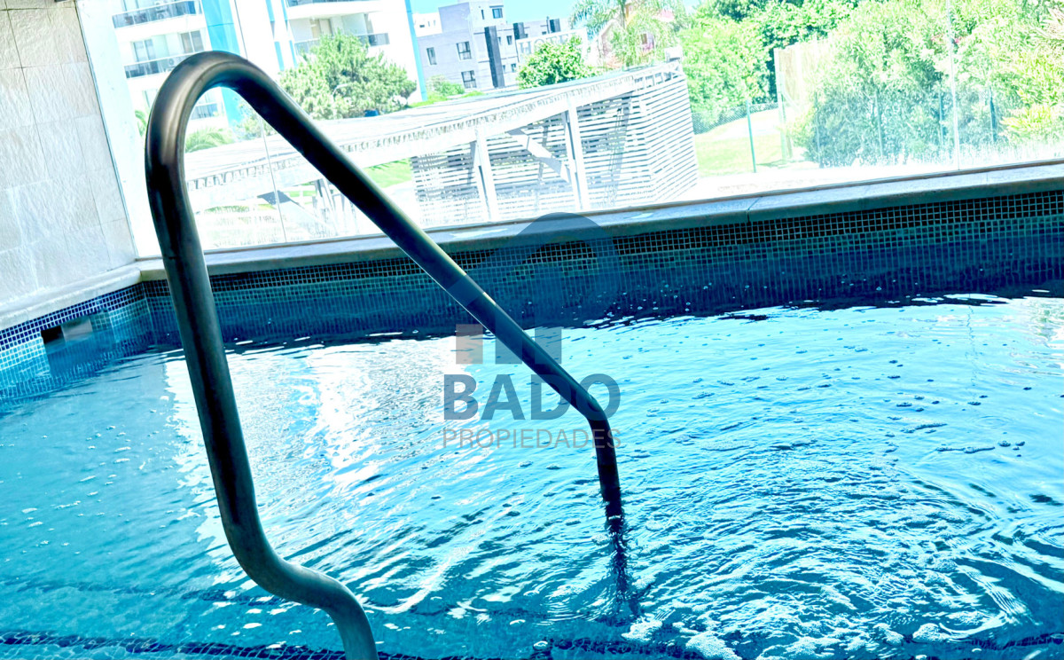 Apartamento ID.111 - Apartamento en Venta Punta del Este  Long Beach 2 dormitorios y medio a 300 mt del mar