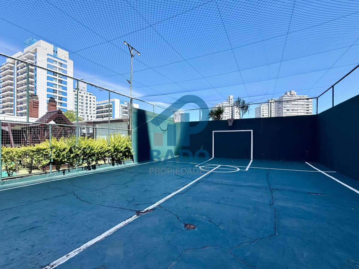 Apartamento ID.111 - Apartamento en Venta Punta del Este  Long Beach 2 dormitorios y medio a 300 mt del mar