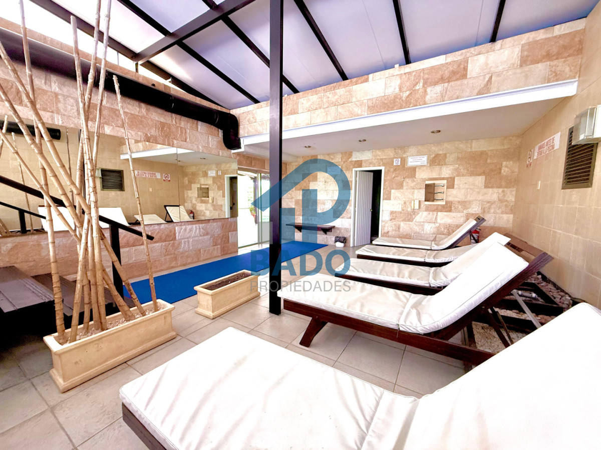 Apartamento ID.111 - Apartamento en Venta Punta del Este  Long Beach 2 dormitorios y medio a 300 mt del mar