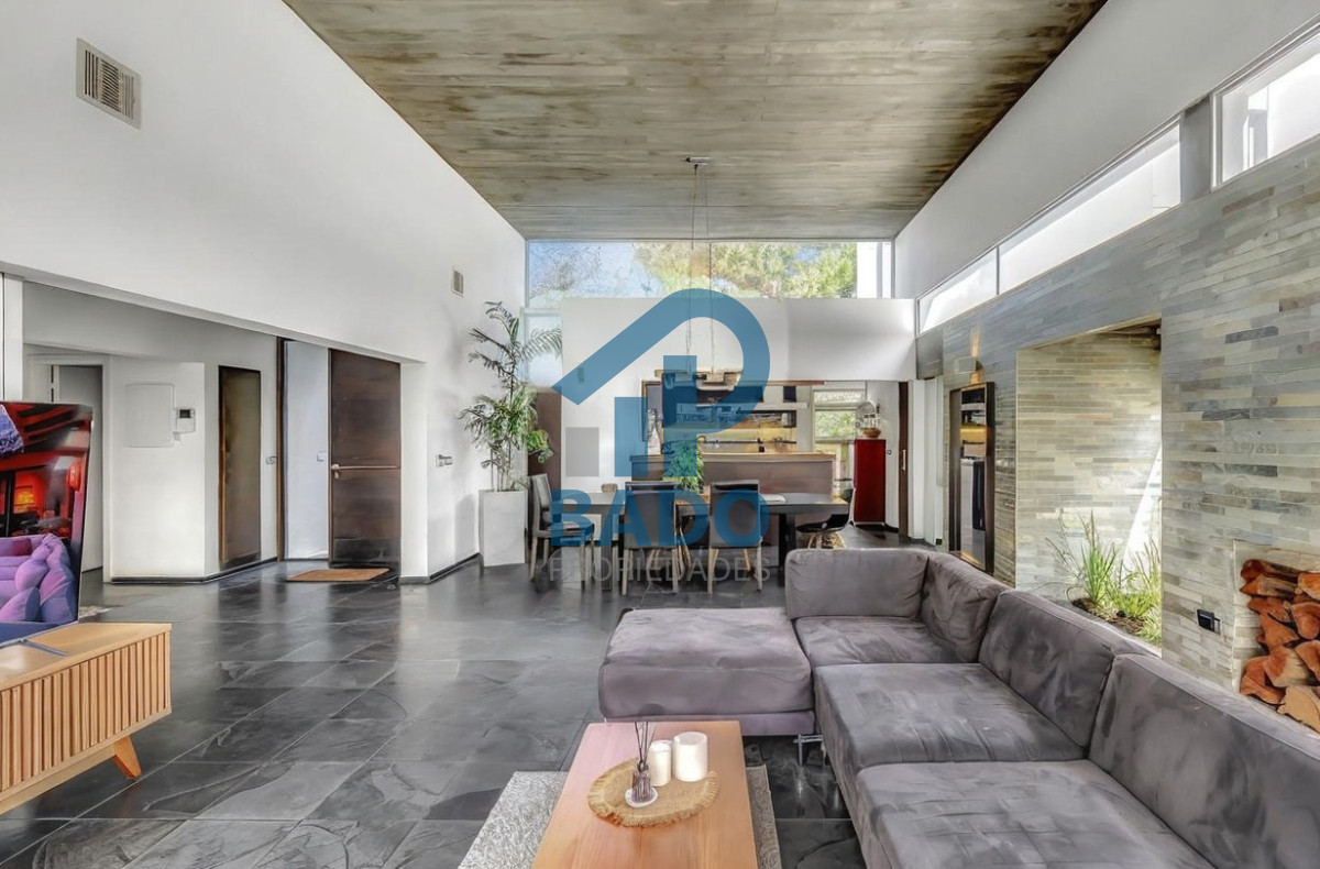 Casa ID.6 - CASA MODERNA CON PISCINA  5 DORM  EN SAN RAFAEL