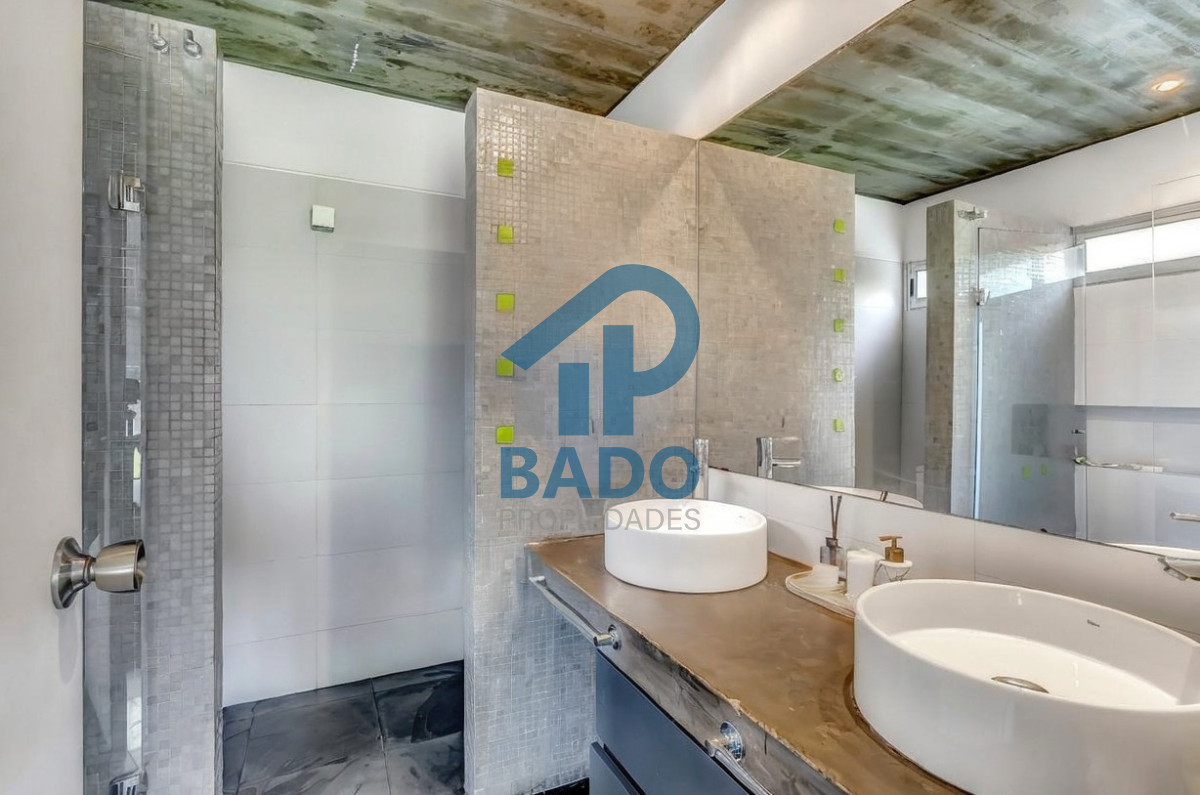 Casa ID.6 - CASA MODERNA CON PISCINA  5 DORM  EN SAN RAFAEL