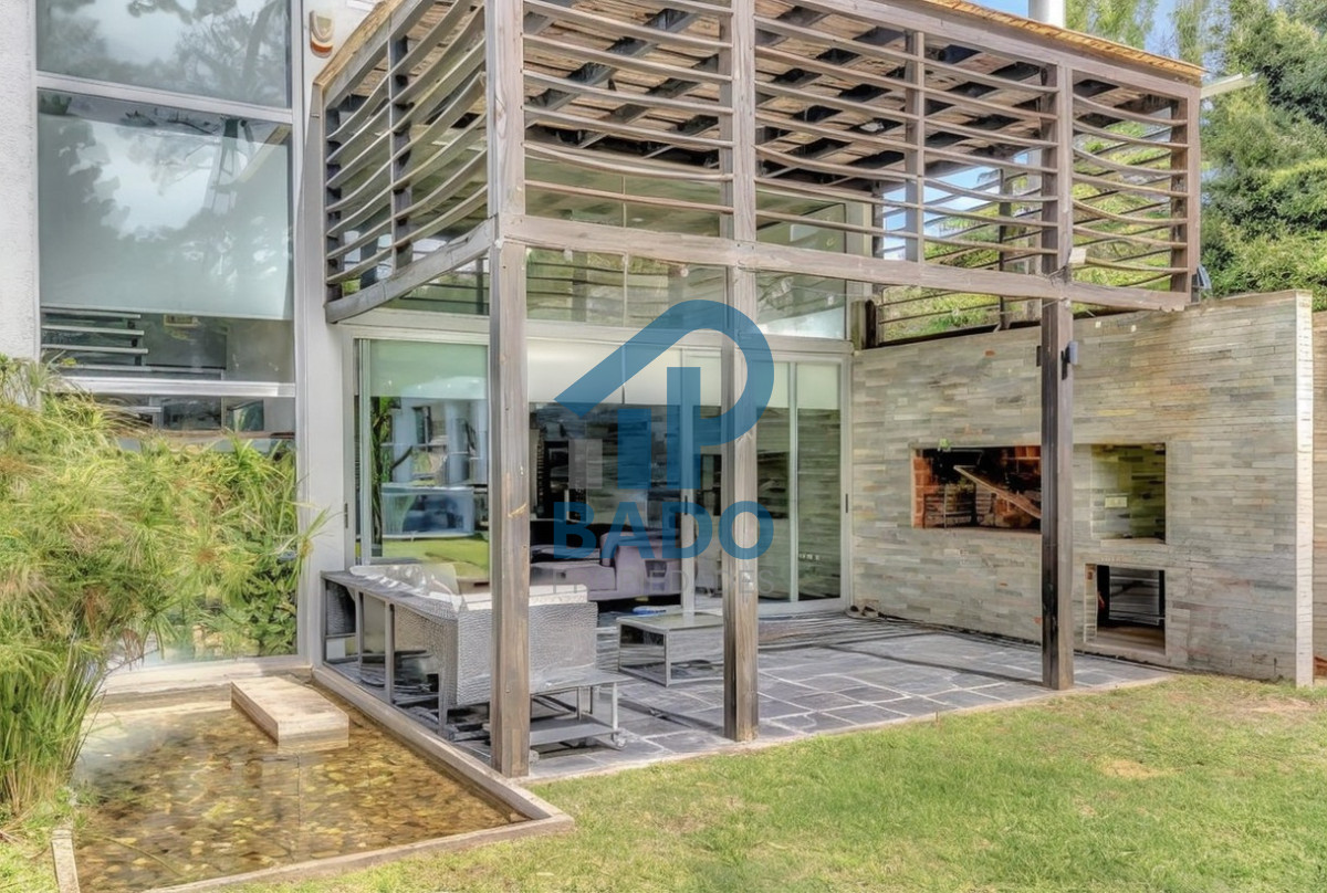 Casa ID.6 - CASA MODERNA CON PISCINA  5 DORM  EN SAN RAFAEL