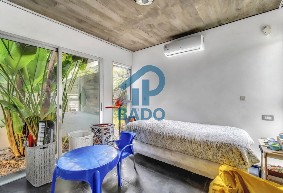 Casa ID.6 - CASA MODERNA CON PISCINA  5 DORM  EN SAN RAFAEL