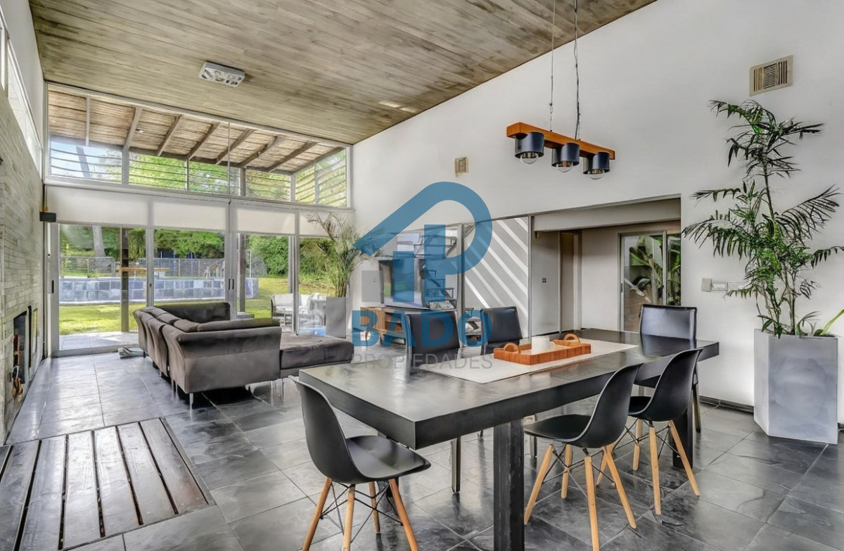 Casa ID.6 - CASA MODERNA CON PISCINA  5 DORM  EN SAN RAFAEL
