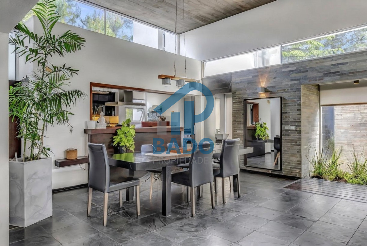 Casa ID.6 - CASA MODERNA CON PISCINA  5 DORM  EN SAN RAFAEL