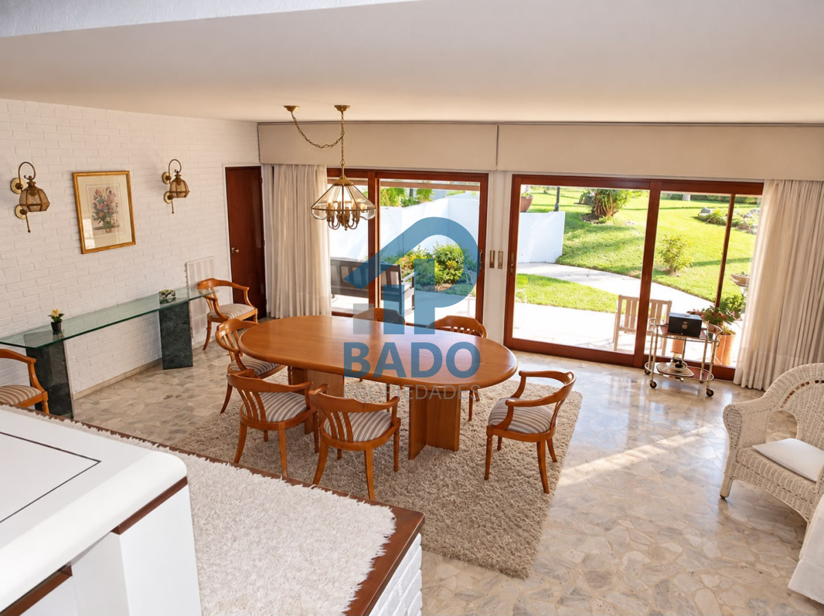 Casa ID.176 - Título: Casa en Mansa - Punta del Este, a pasos del mar