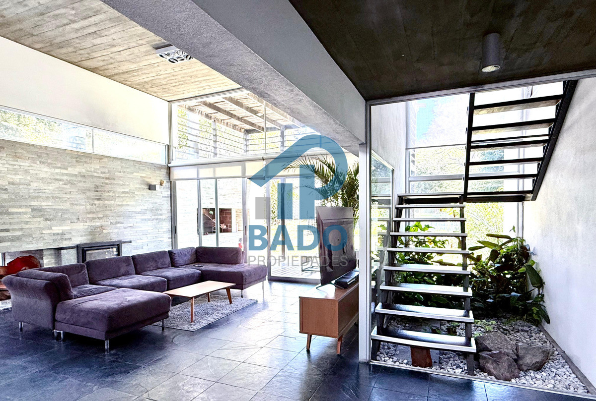 Casa ID.6 - CASA MODERNA CON PISCINA  4 DORM + DEP EN SAN RAFAEL