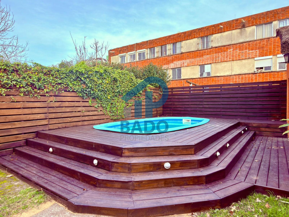 Casa ID.148 - AMPLIA CASA CENTRICA  5 DORMITORIOS CON PISCINA Y JARDIN  