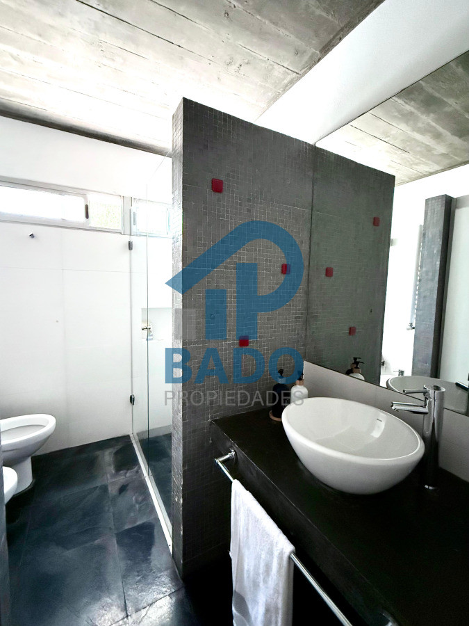 Casa ID.6 - CASA MODERNA CON PISCINA  4 DORM + DEP EN SAN RAFAEL