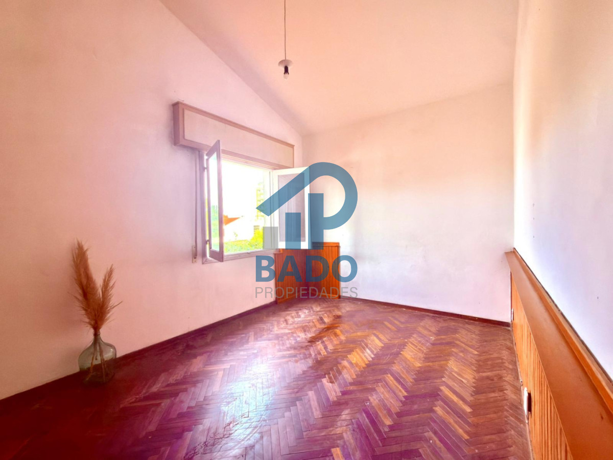 Casa ID.148 - AMPLIA CASA CENTRICA  5 DORMITORIOS CON PISCINA Y JARDIN  