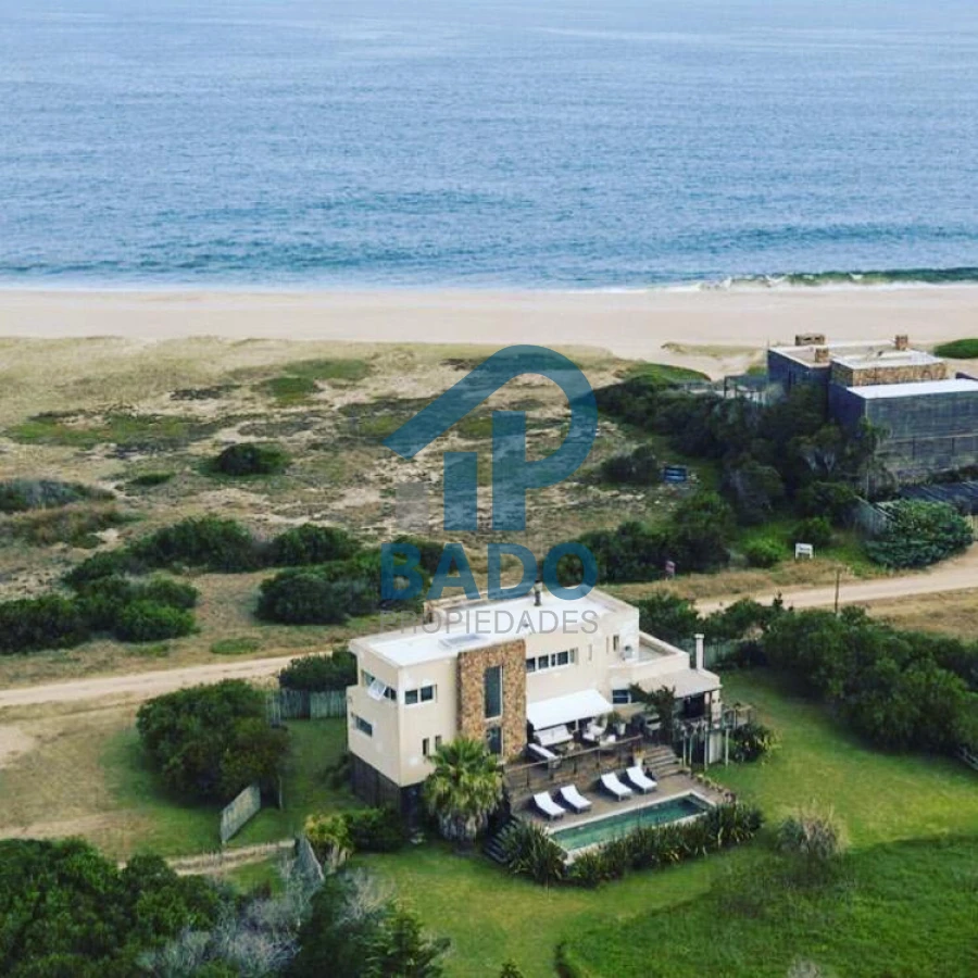 Casa ID.2 - Casa en Venta en Santa Mónica 