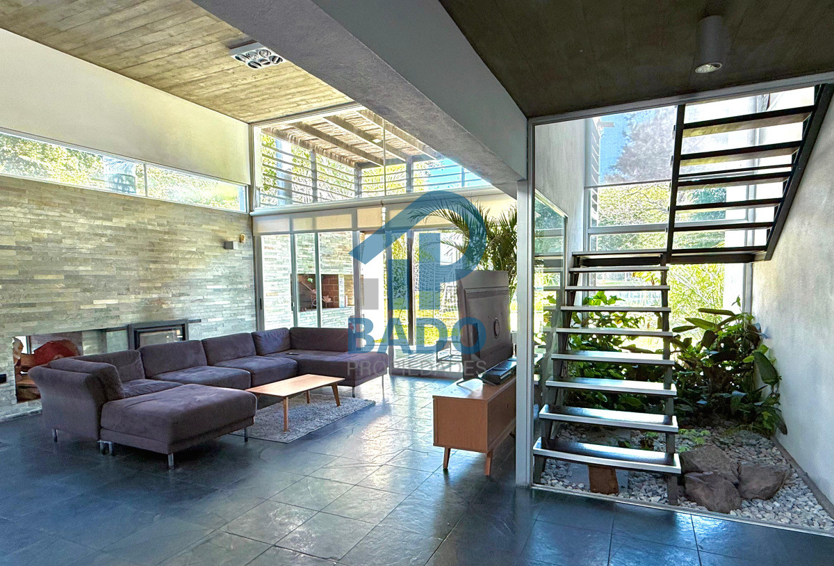 Casa ID.6 - CASA MODERNA CON PISCINA  4 DORM + DEP EN SAN RAFAEL