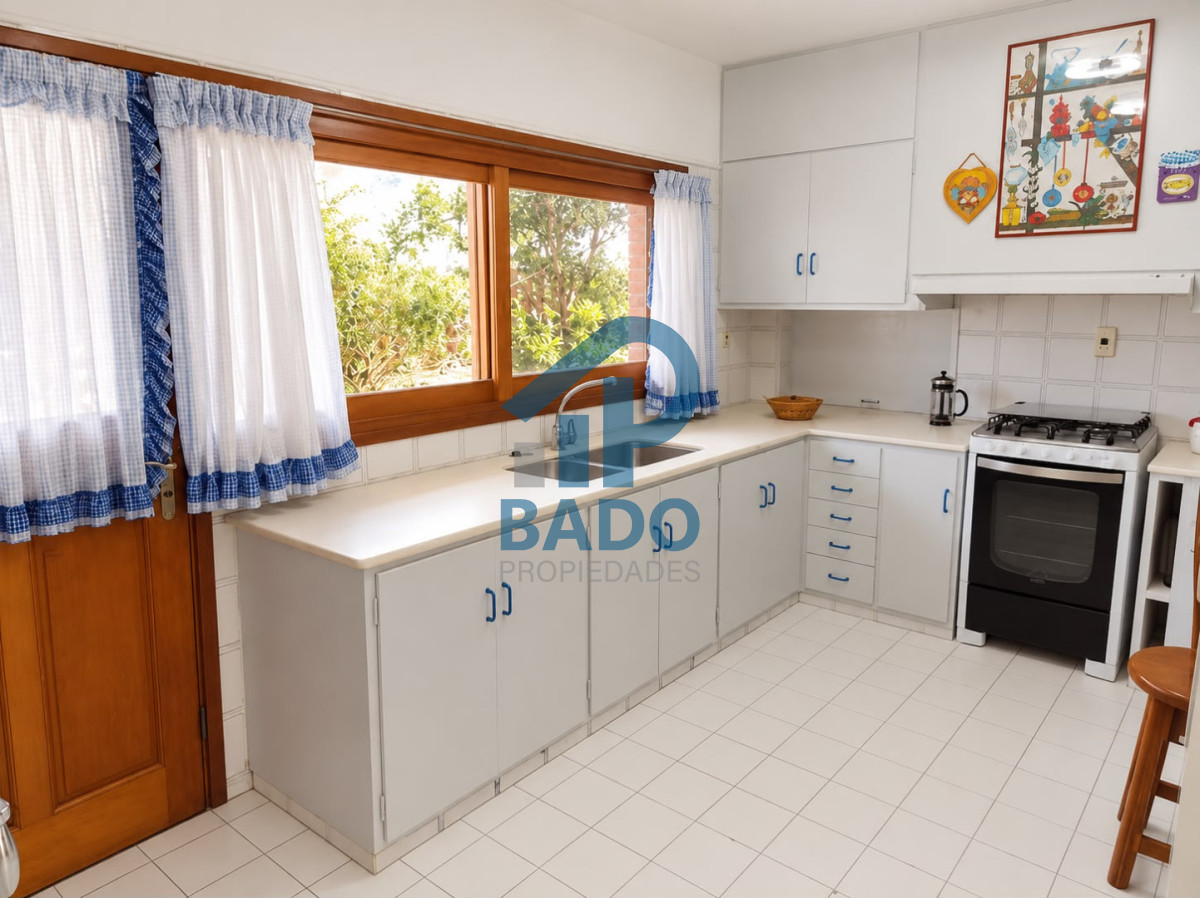 Casa ID.176 - Título: Casa en Mansa - Punta del Este, a pasos del mar