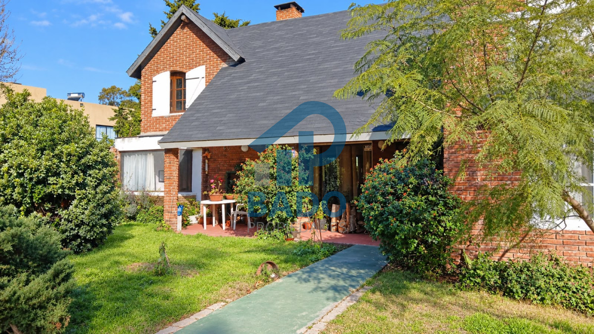 Casa ID.179 - Título: Casa en Camino a la Laguna, a pasos del mar