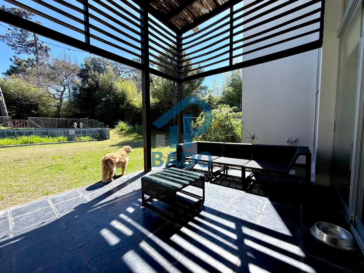 Casa ID.6 - CASA MODERNA CON PISCINA  4 DORM + DEP EN SAN RAFAEL